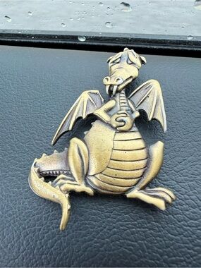 Vintage Bronze-Colored Dragon Ornament Brooch Pin Jewerly